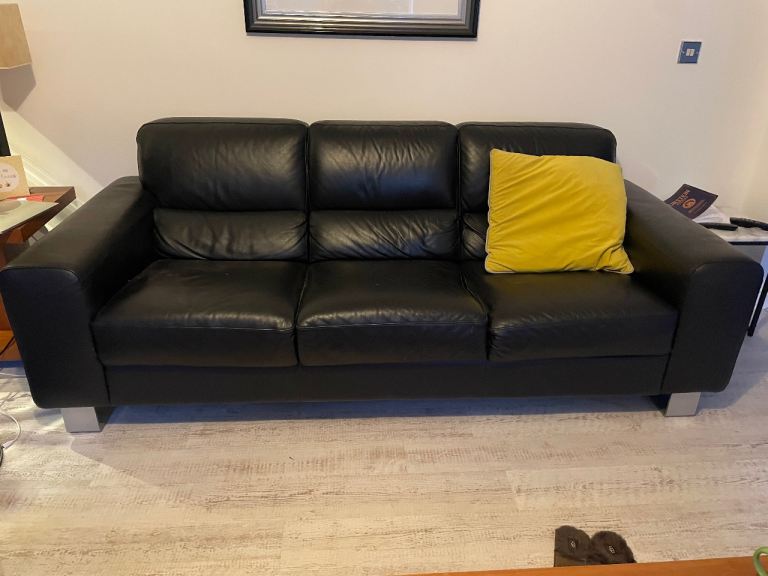 Black Leather Three-Seater Sofa – Good Condition