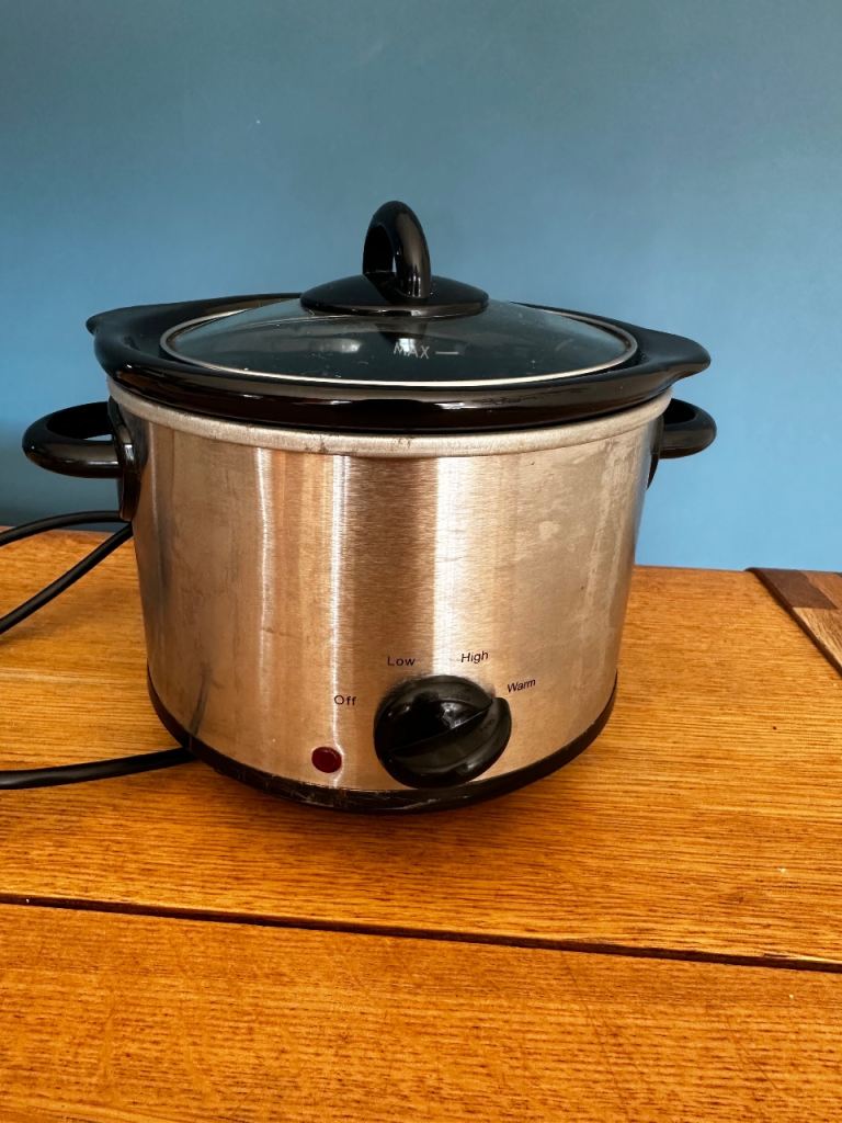 Small slow cooker