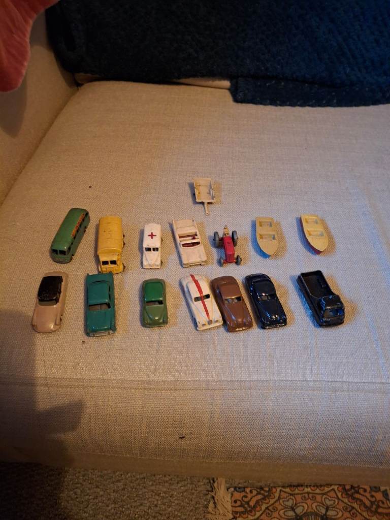 Job lot matchbox vintage cars and boats 