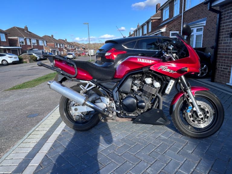 Yamaha, FZS, 2000, 599 (cc)