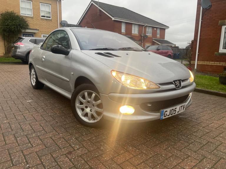 Peugeot, 206, Convertible, 2005, Manual, 1587 (cc), 2 doors
