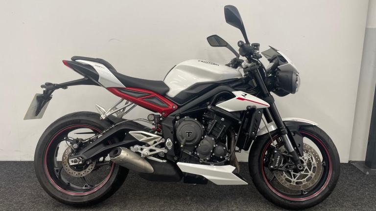 TRIUMPH STREET TRIPLE R ** MOT SEPTEMBER 2026 - QUICKSHIFTER - TFT DISPLAY ** 