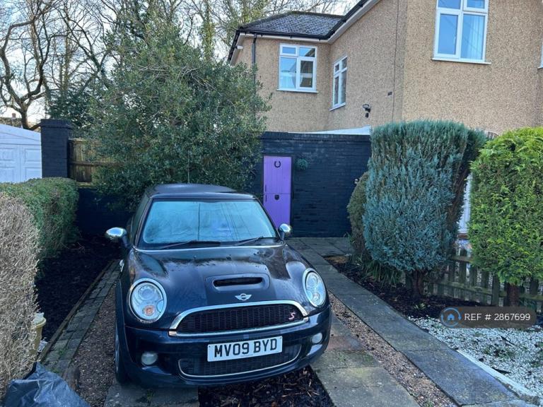 2 bedroom flat in Pinner, Pinner, HA5 (2 bed) (#2867699)