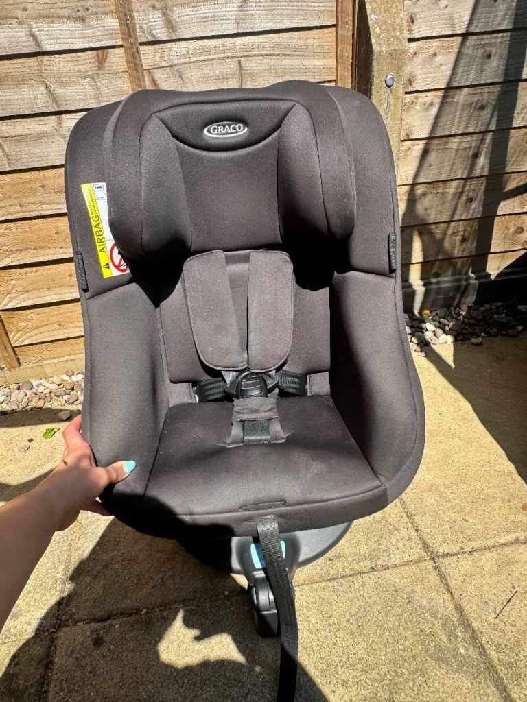 Graco 360 turn to me car seat. Birth - 4 years