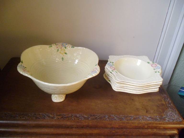 LARGE CROWN DEVON BOWL & 6 DESSERT DISHES,FROM 1940 / 50'S.