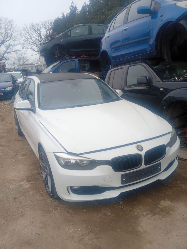 BREAKING BMW f30 320d 2012-