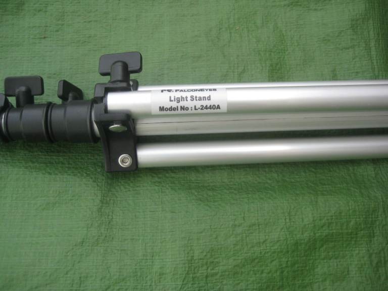 FalconEyes Four Section Adjustable Light Stand Model L-2440A with Carry Bag for £20.00