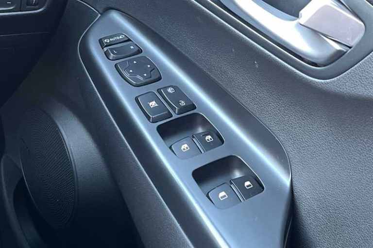 2022 Hyundai KONA 64kWh Premium SUV 5dr Electric Auto (10.5kW Charger) (204 ps) SUV Electric Auto...