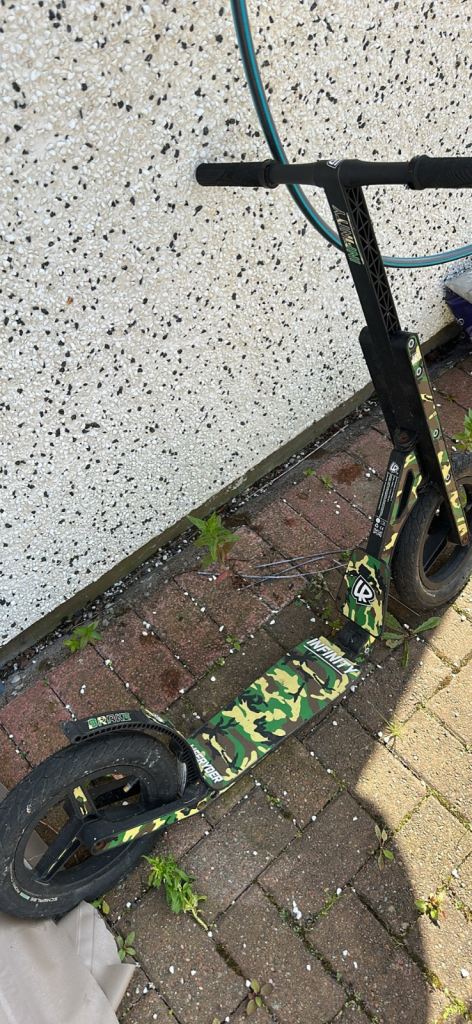 Liferyder Camo Kick Scooter for Kids – Good Condition