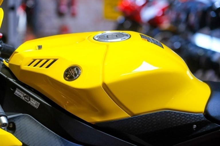 Yamaha R1 60th Anniversary