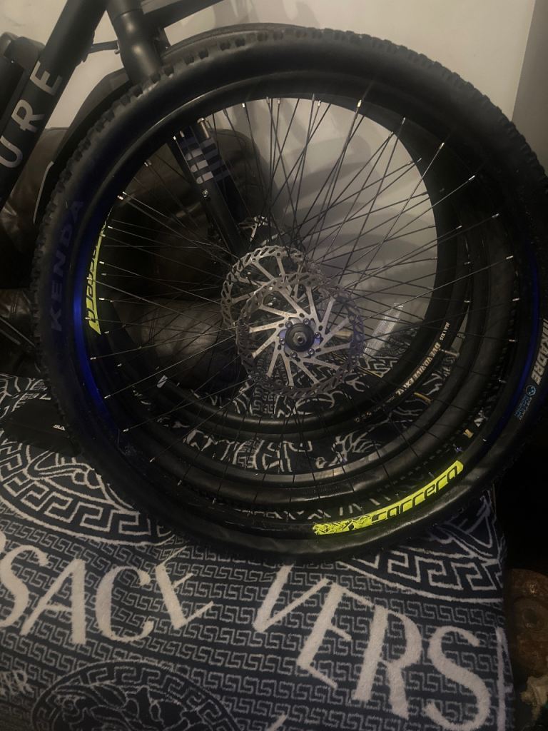 Carrera wheel set 27.5 inch with tyres 