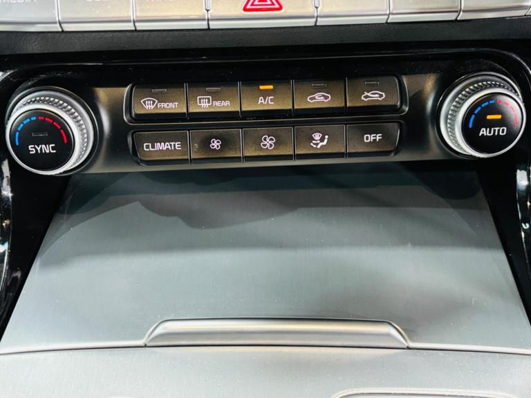 2019 Kia Stinger 2.2 CRDi GT-Line Gran Turismo Auto Euro 6 (s/s) 5dr HATCHBACK Diesel Automatic