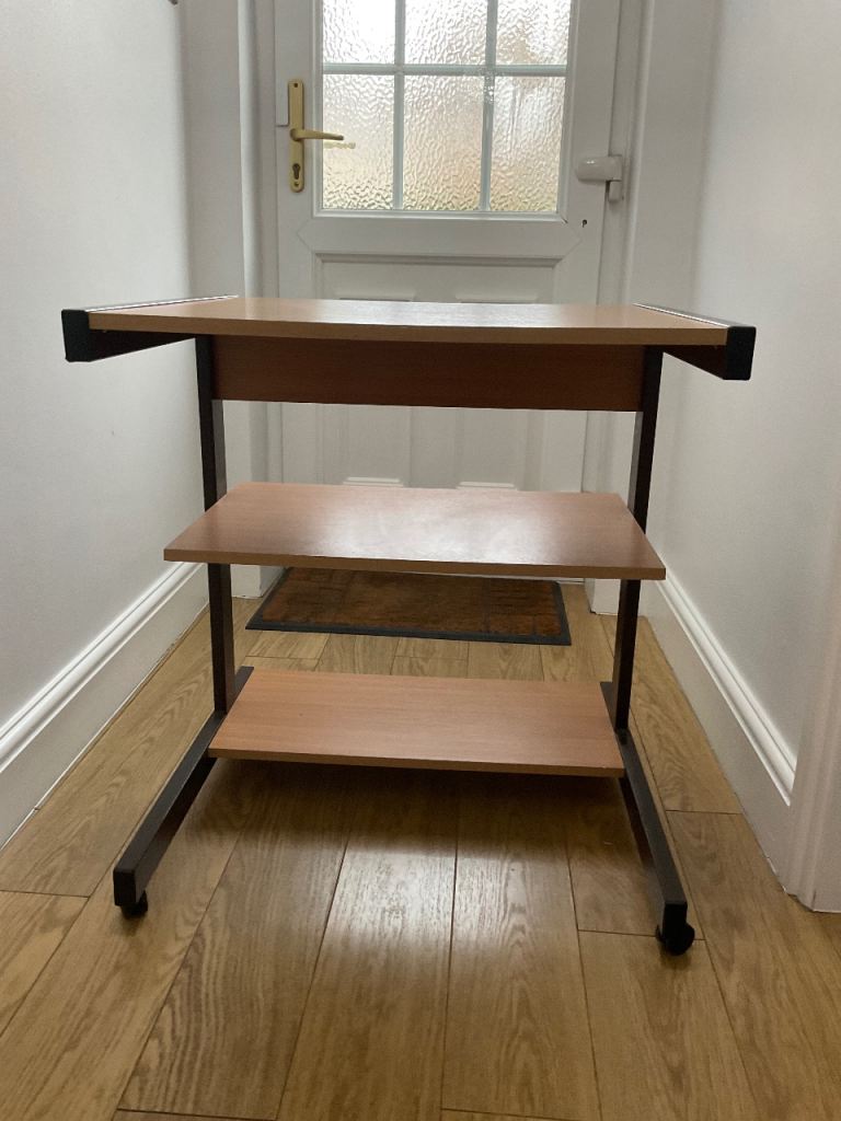 Compact Beech Wood Computer Desk / Workstation on Wheels – Fantastic Condition!!!!
