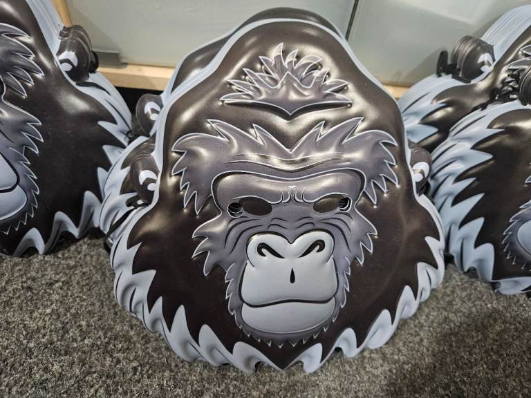 New bundle 10 pieces party/birthday acessories Gorilla masks 