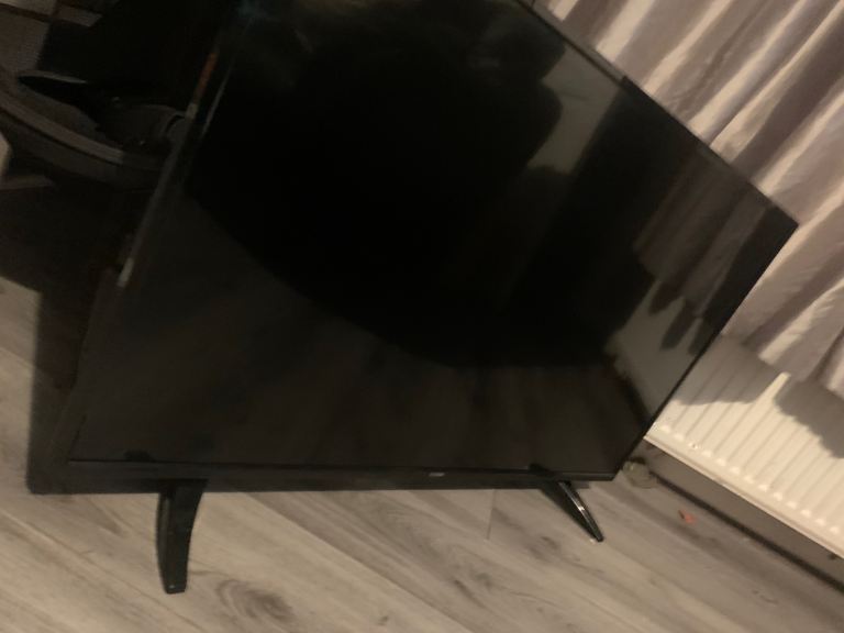 Luxor 43" LED TV -Smart/Freeview Play – Spares or Repair – £20 ONO