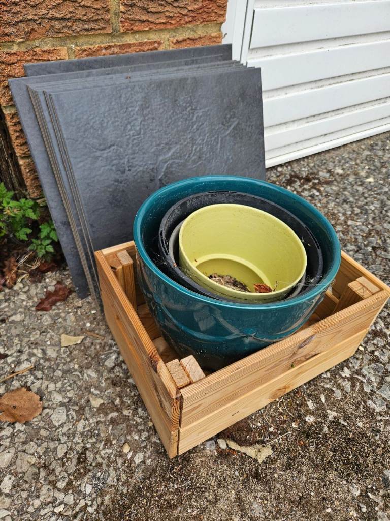 Free pots, tiles and wooden box