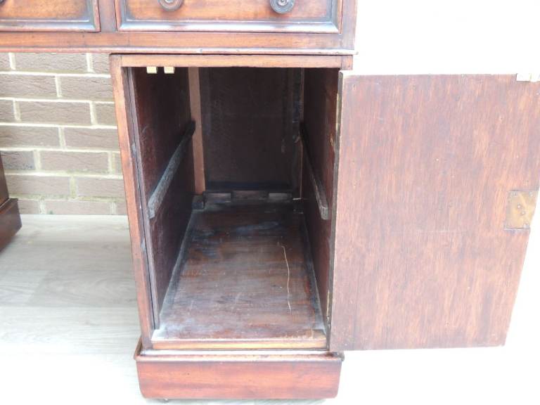 Antique Victorian Pedestal Desk (UK Delivery)