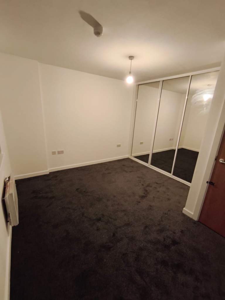 2 Bed Flat, Regal House, IG2