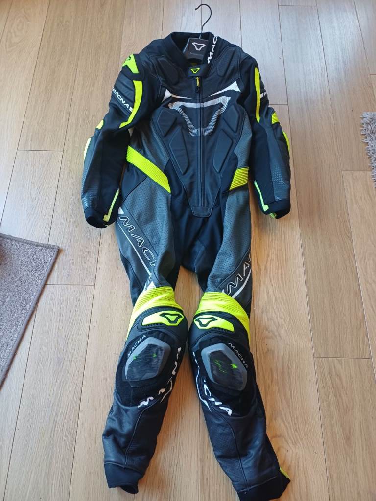 Macna Voltage Motorbike Road Track Race leather suit size S UK38