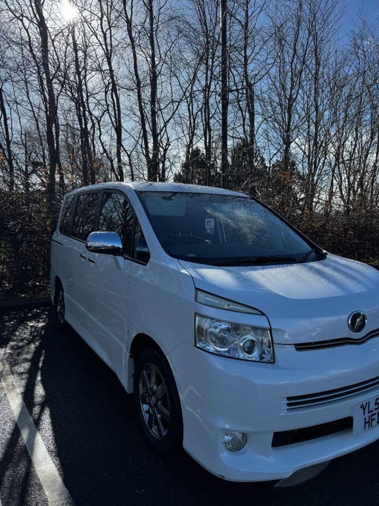 2010 Toyota Voxy 8 Seater Automatic – Large Family Car | Low Mileage | MOT June 2026