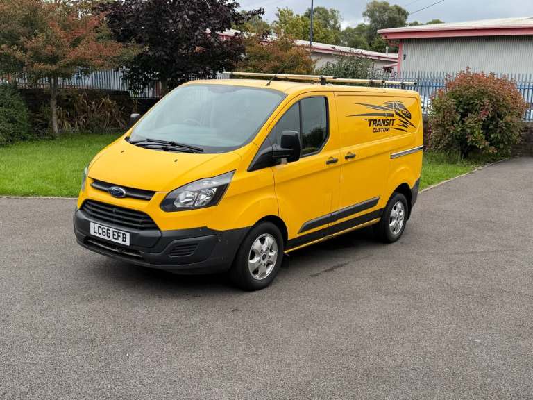 FORD TRANSIT CUSTOM 2.0 TDCi 130ps Low Roof Van