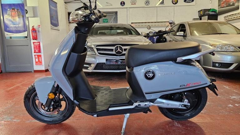 2025 (75) Vmoto Super Soco CUx Pro Electric Scooter **BRAND NEW**