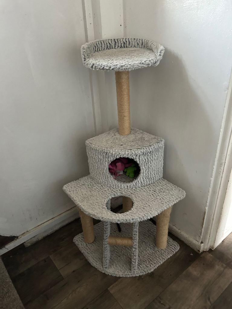 Cat tree tower 