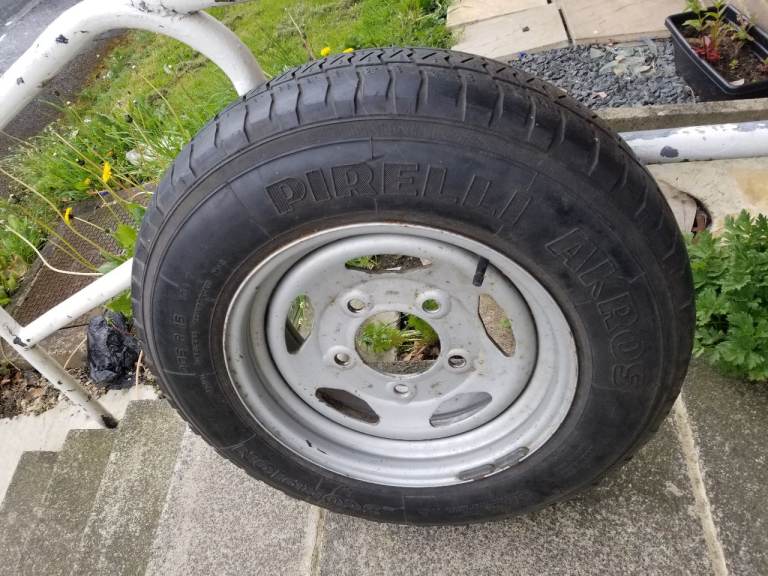 Land Rover Discovery steel wheel with good tyre 