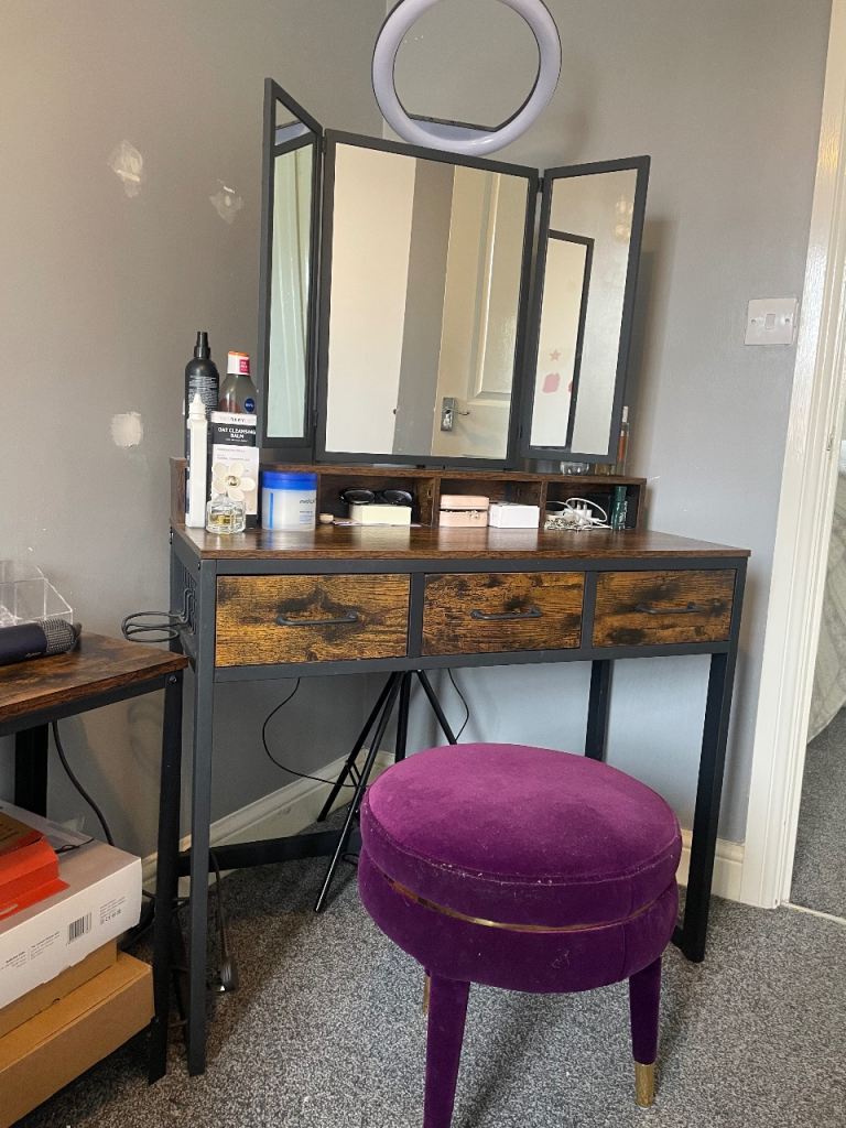 Dressing table - Make Up Table 