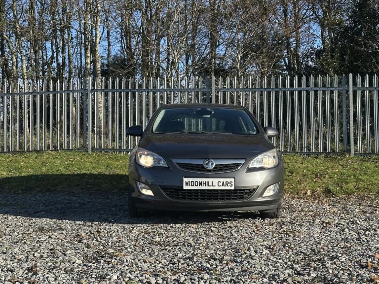 VAUXHALL ASTRA 1.6 16v SE 2011