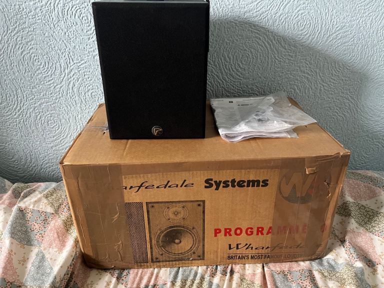 Speakers wharfdale programme 30 audio speakers with brackets  