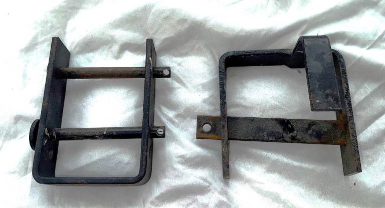 BRACKETS/CLAMPS