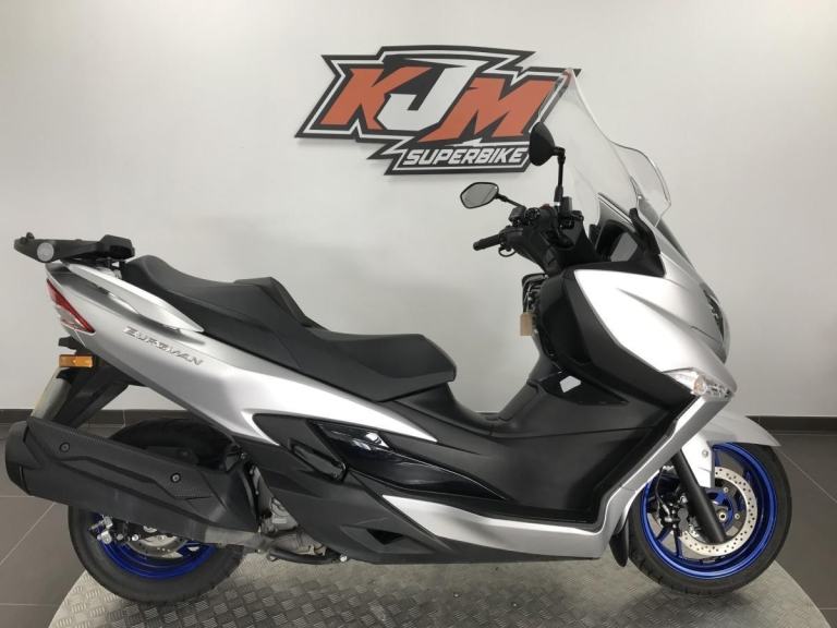 SUZUKI AN 400 AM2 BURGMAN IN SILVER, 2023/23, JUST 1,756 MILES COVERED