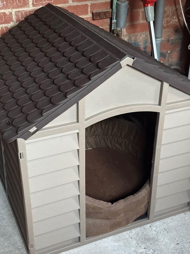 Large dog kennel