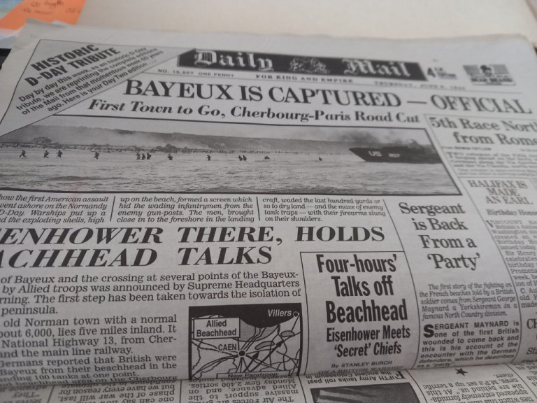 Collectors All 5 Big news on the 2nd world War, Queen and sport 1944