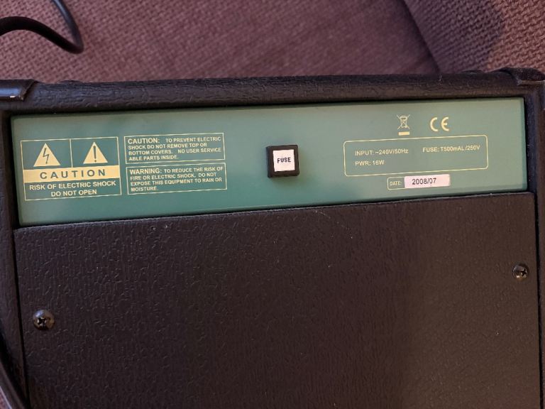 Electric guitar, small amp and accessories