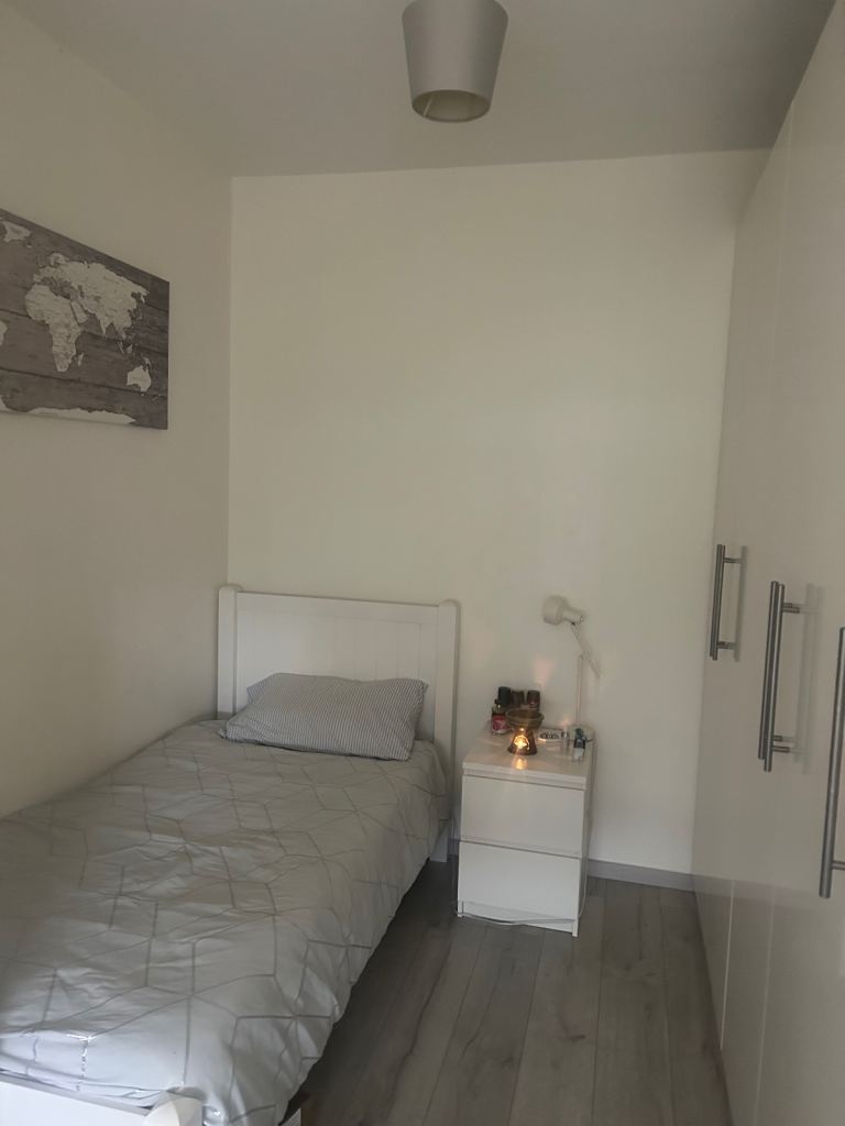 Single room to rent £750