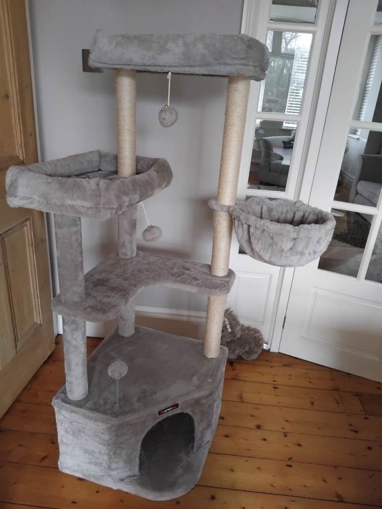 Cat tree