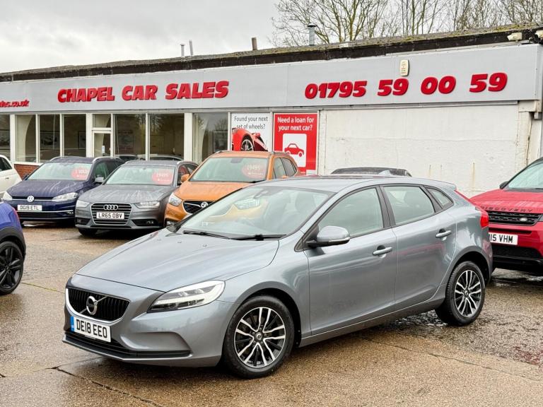 2018 Volvo V40 T2 [122] Momentum Nav Plus 5dr HATCHBACK PETROL Manual