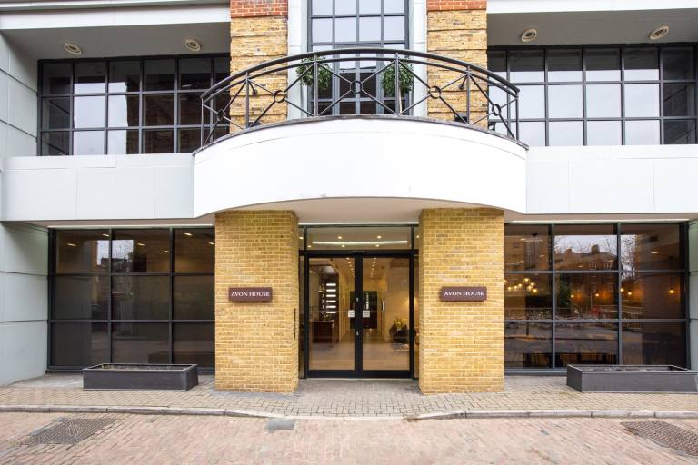 Kensington - W14 8TS \ All-Inclusive Office Space for 2 Workstations