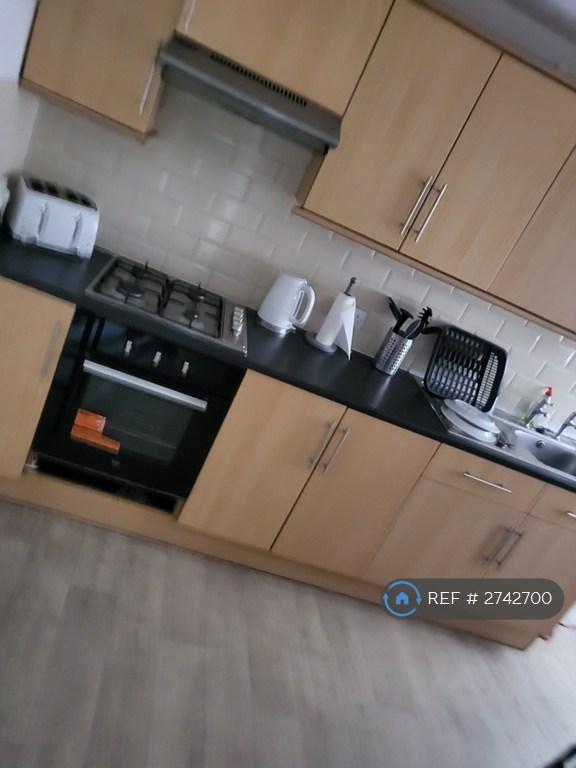 2 bedroom flat in Newton Road, Mumbles, Swansea, SA3 (2 bed) (#2742700)