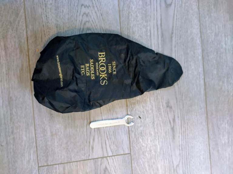 Brooks B72 - PRICE DROP - very good condition