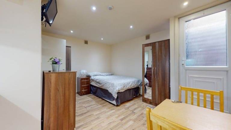 ✨ Modern Shared Bedroom - Central Location, WiFi Included, Available Immediately Cricklewood📍