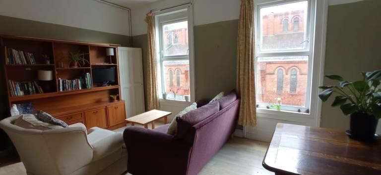 Double room in 3 bedroom flat 