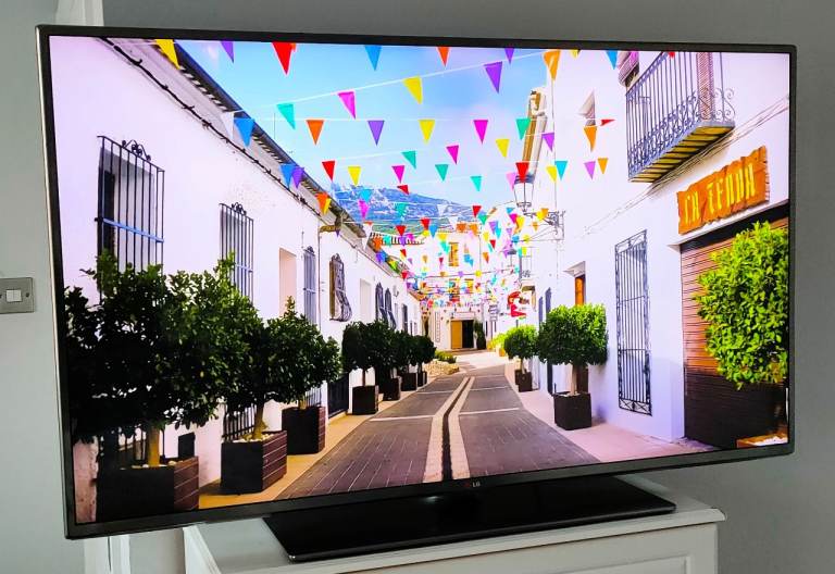 50" LG SMART FULL HD SLIM LED APPS TV FREEVIEW RC & STAND - FREE DELIVERY