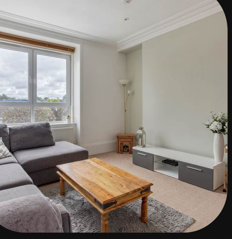 Bright & Modern Fully Furnished 2-Bed Flat near Aberdeen Uni & City Centre (AB24