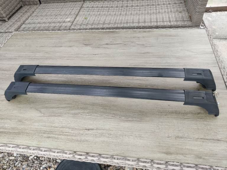 Black aluminium roof rack cross bars for Kia Sportage 2010-2016