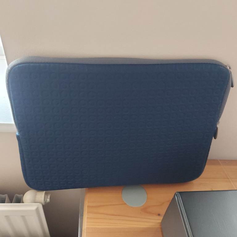 Sturdy Blue Laptop Bag/Sleeve – Good Condition