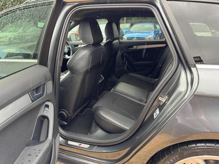 AUDI A4 AVANT 2.0 TDI S line quattro Euro 5 (s/s) 5dr 2015