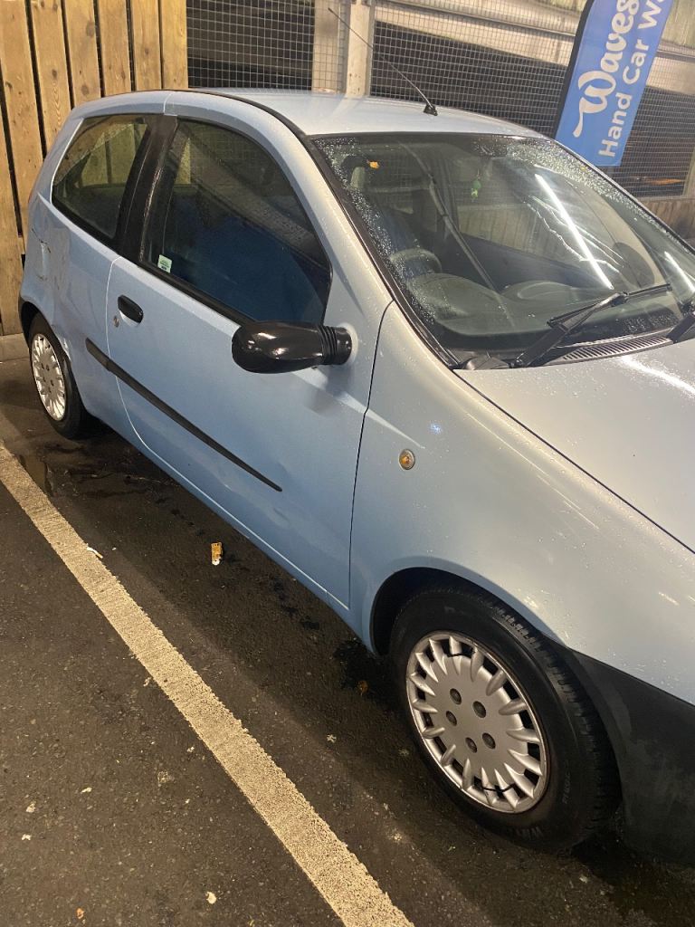 Fiat, PUNTO, Hatchback, 2002, Manual, 1242 (cc), 3 doors